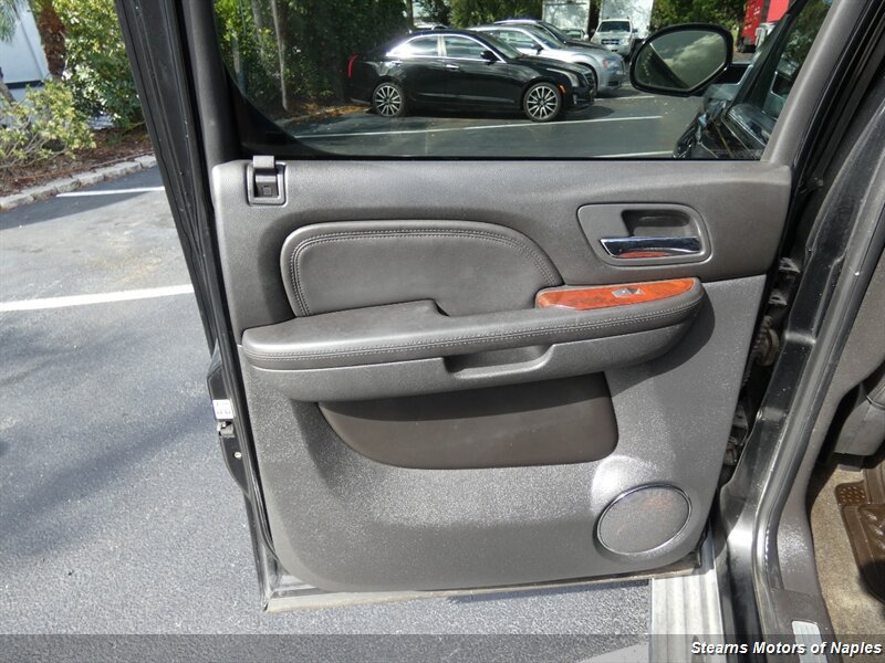 Used 2007 Cadillac Escalade EXT w/ Climate Package AWD/4WD image 45