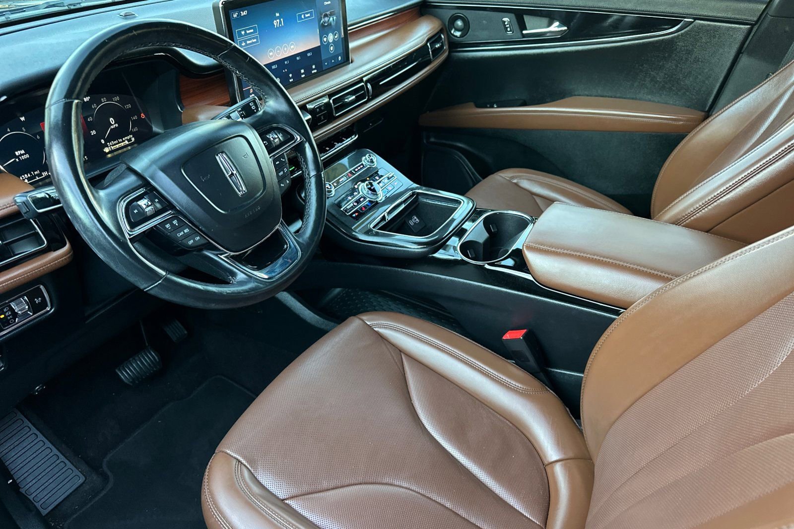 Used 2023 Lincoln Nautilus Reserve w/ Luxury Package image 9