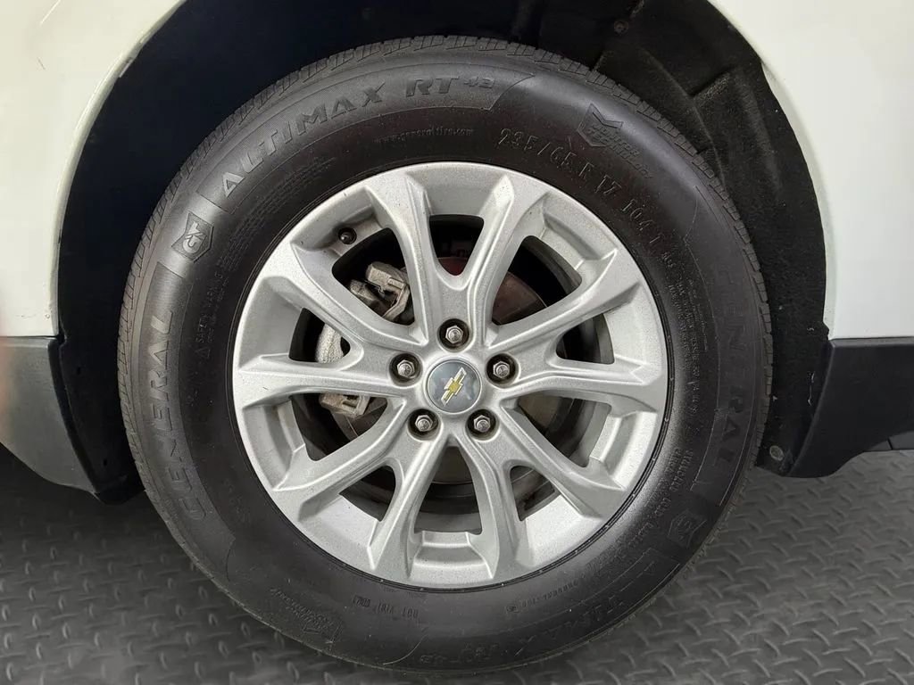 Used 2019 Chevrolet Equinox LS w/ LPO, Cargo Package FWD image 9