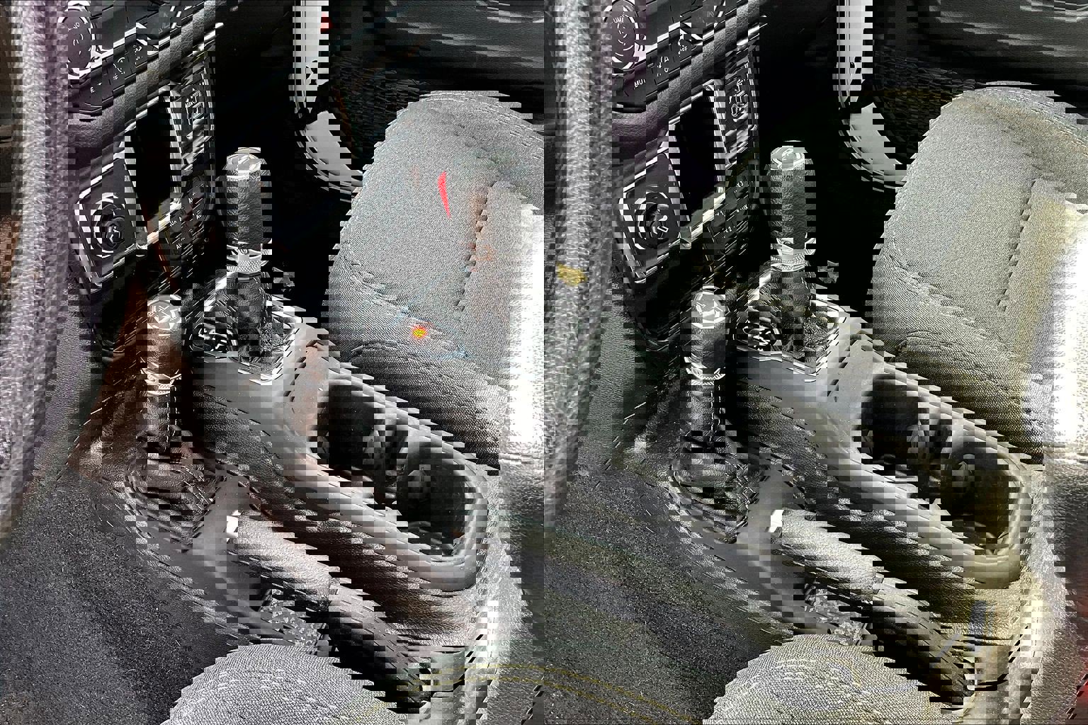 Used 2024 Jeep Gladiator Sport AWD/4WD image 18