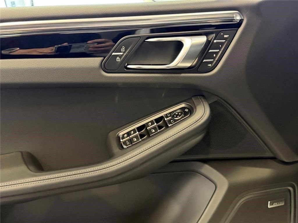 New 2026 Porsche Macan Turbo AWD/4WD image 14