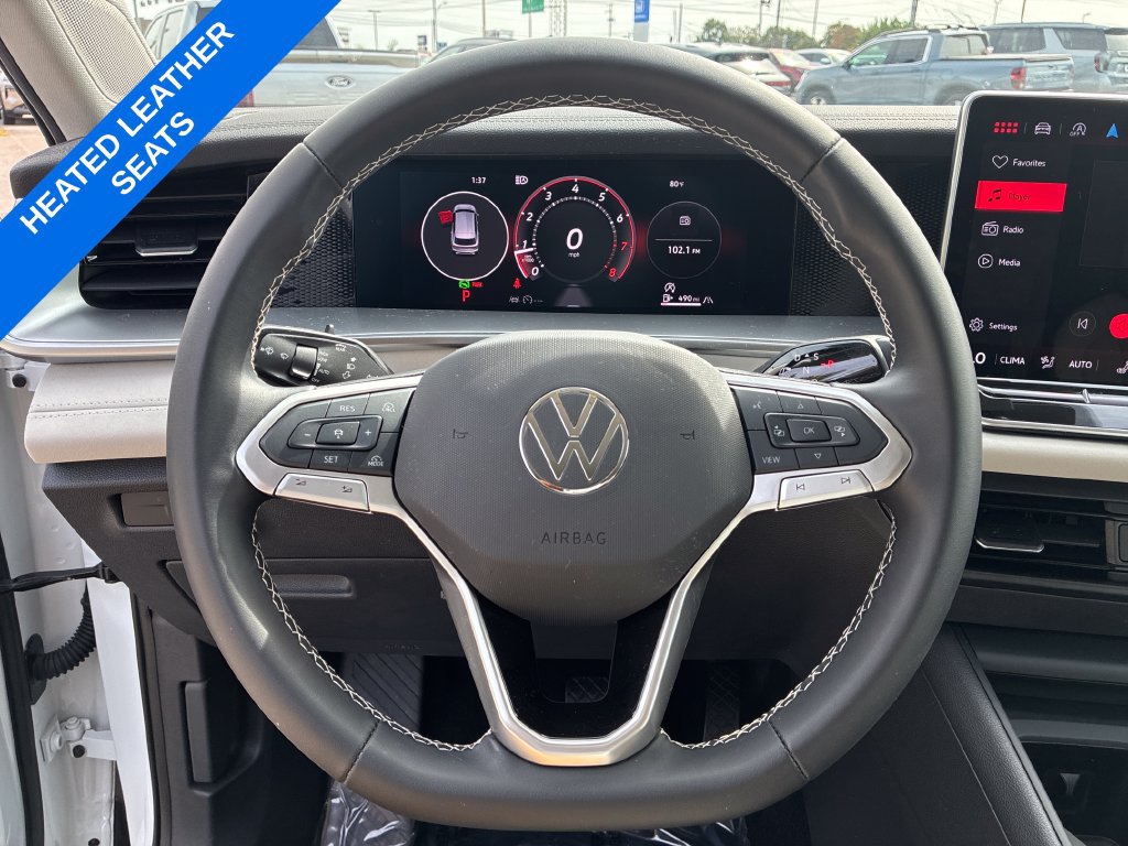 Used 2025 Volkswagen Tiguan SE AWD/4WD image 12