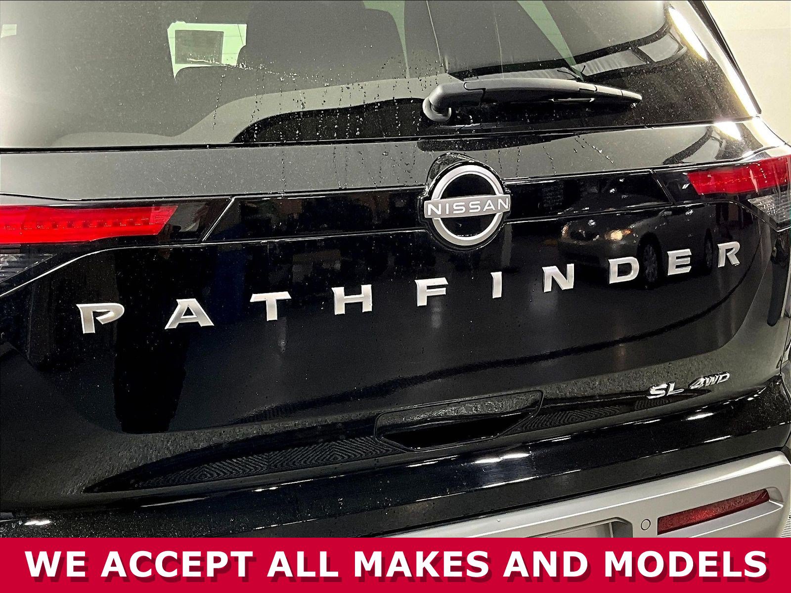 Used 2025 Nissan Pathfinder SL AWD/4WD image 23