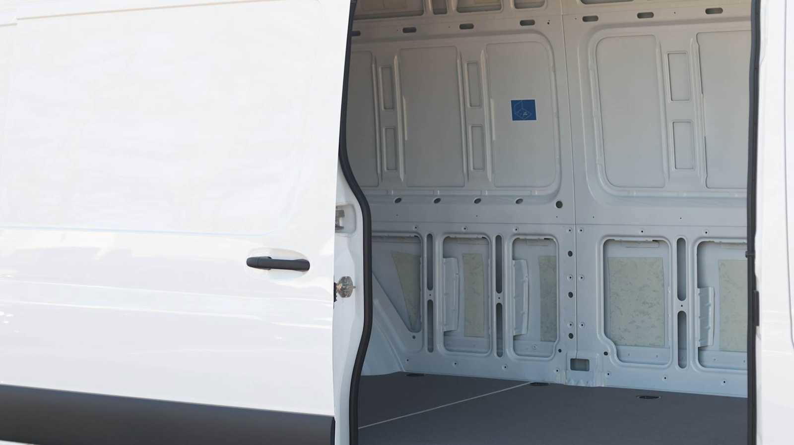 New 2025 Mercedes-Benz Sprinter 2500 image 24