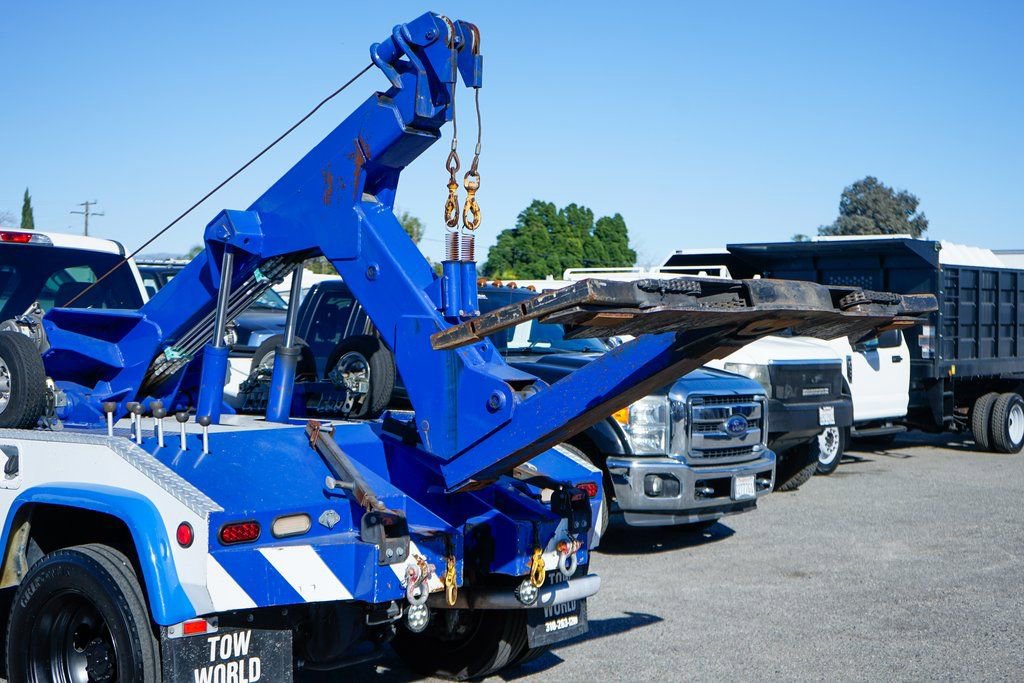 Used 2017 Ford F550 2WD Regular Cab Super Duty w/ Advanced Security Pack image 9