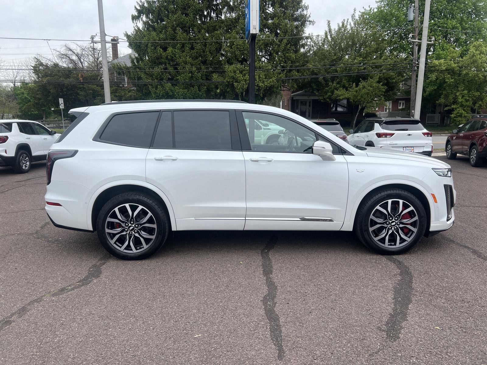 Used 2025 Cadillac XT6 Sport w/ Platinum Package AWD/4WD image 8
