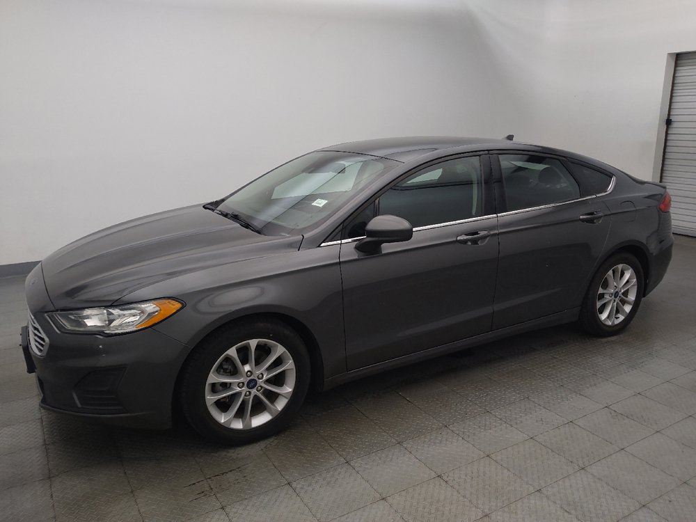 Used 2020 Ford Fusion SE FWD image 2