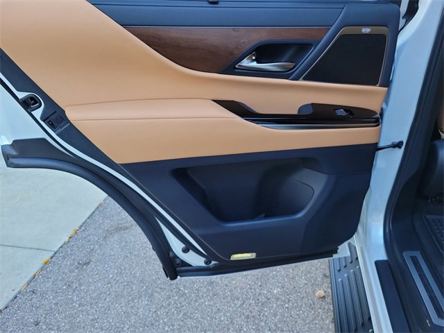 New 2025 Lexus LX 600 4WD w/ Premium Package image 13