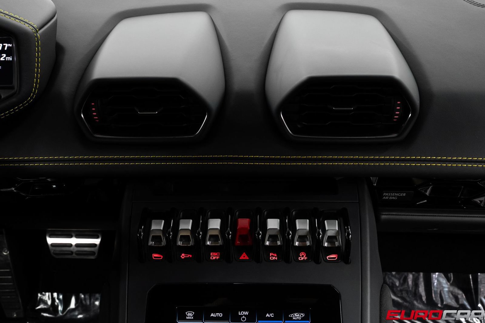 Used 2021 Lamborghini Huracan EVO RWD image 31