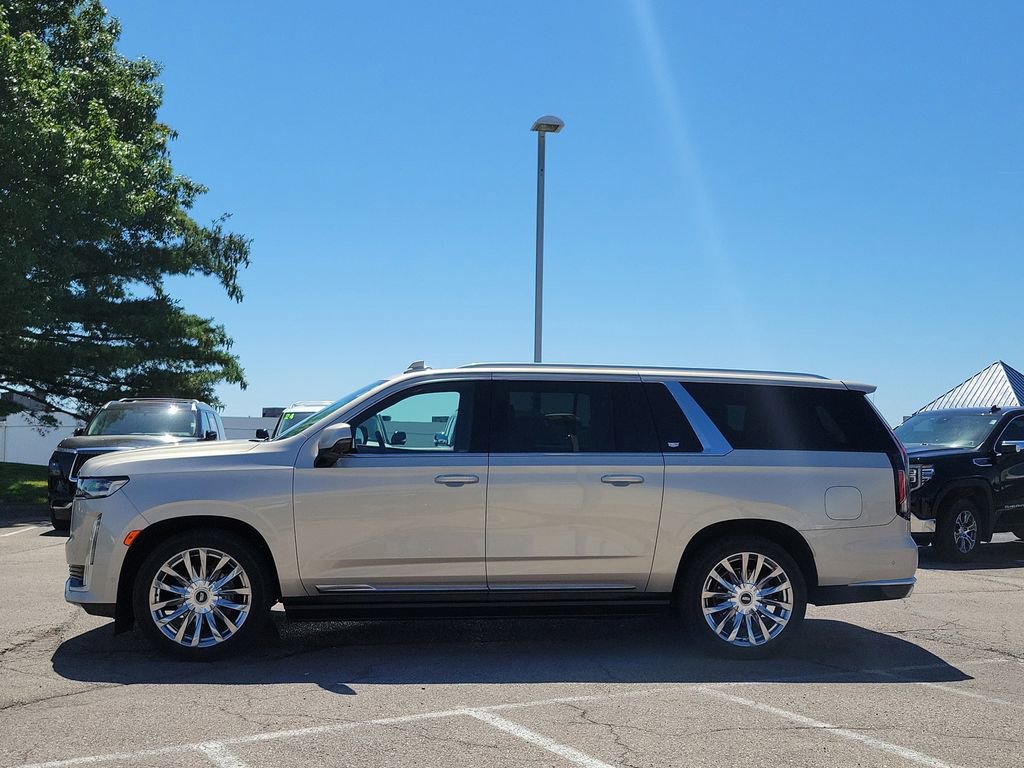Used 2021 Cadillac Escalade ESV Premium Luxury w/ Driver Assist Tech Package AWD/4WD image 2