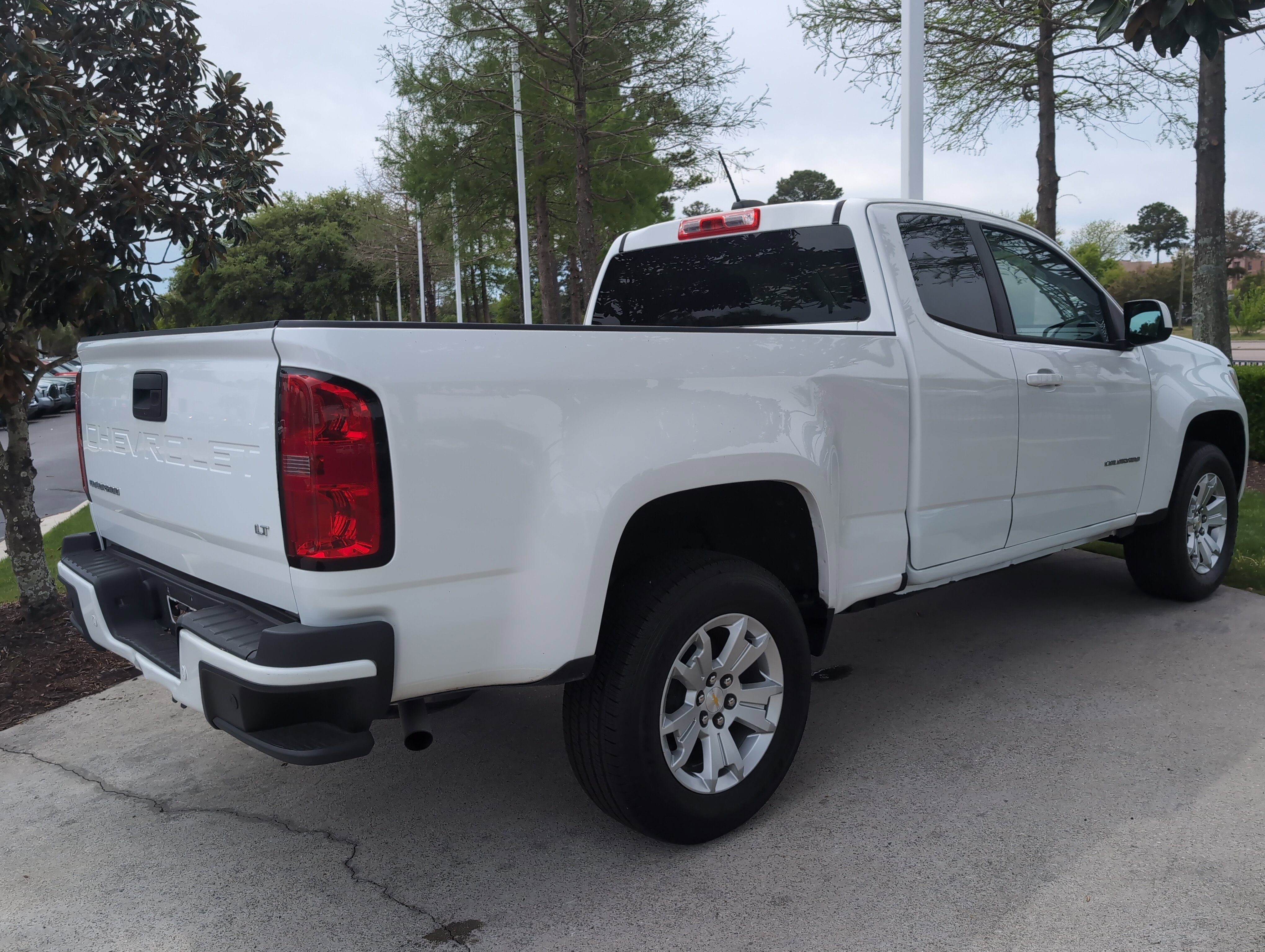 Used 2022 Chevrolet Colorado LT w/ Fleet Safety Package image 10