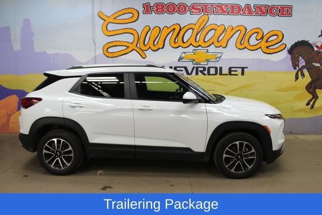 Used 2025 Chevrolet TrailBlazer LT FWD image 1