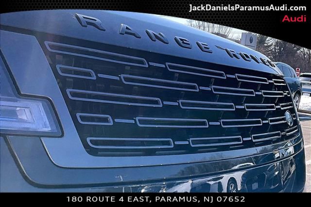 Used 2025 Land Rover Range Rover SE image 20