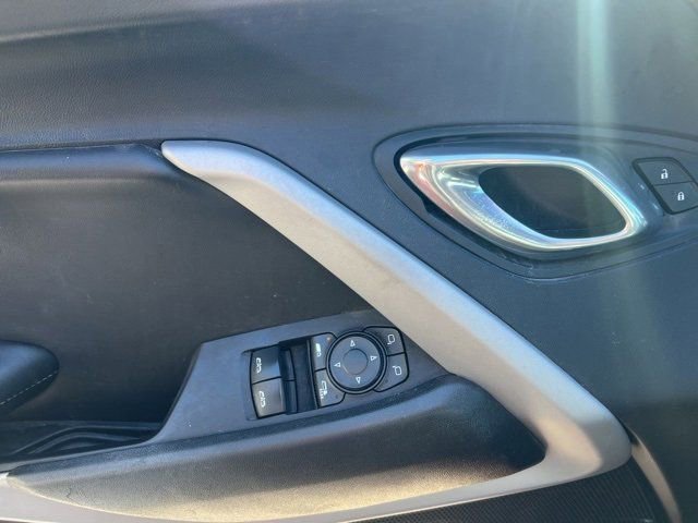 Used 2020 Chevrolet Camaro LT w/ RS Package image 9