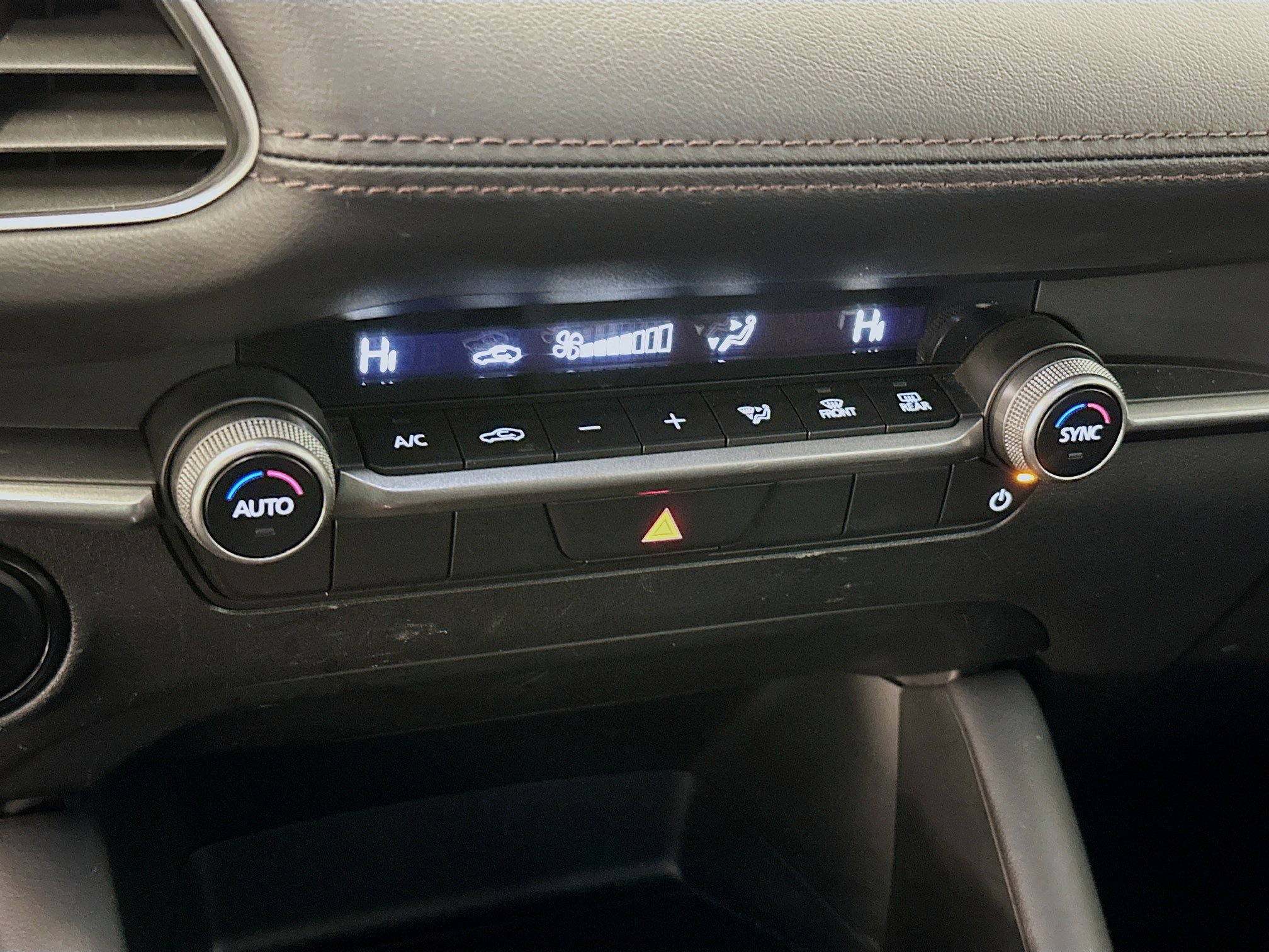 Used 2024 MAZDA MAZDA3 s image 24