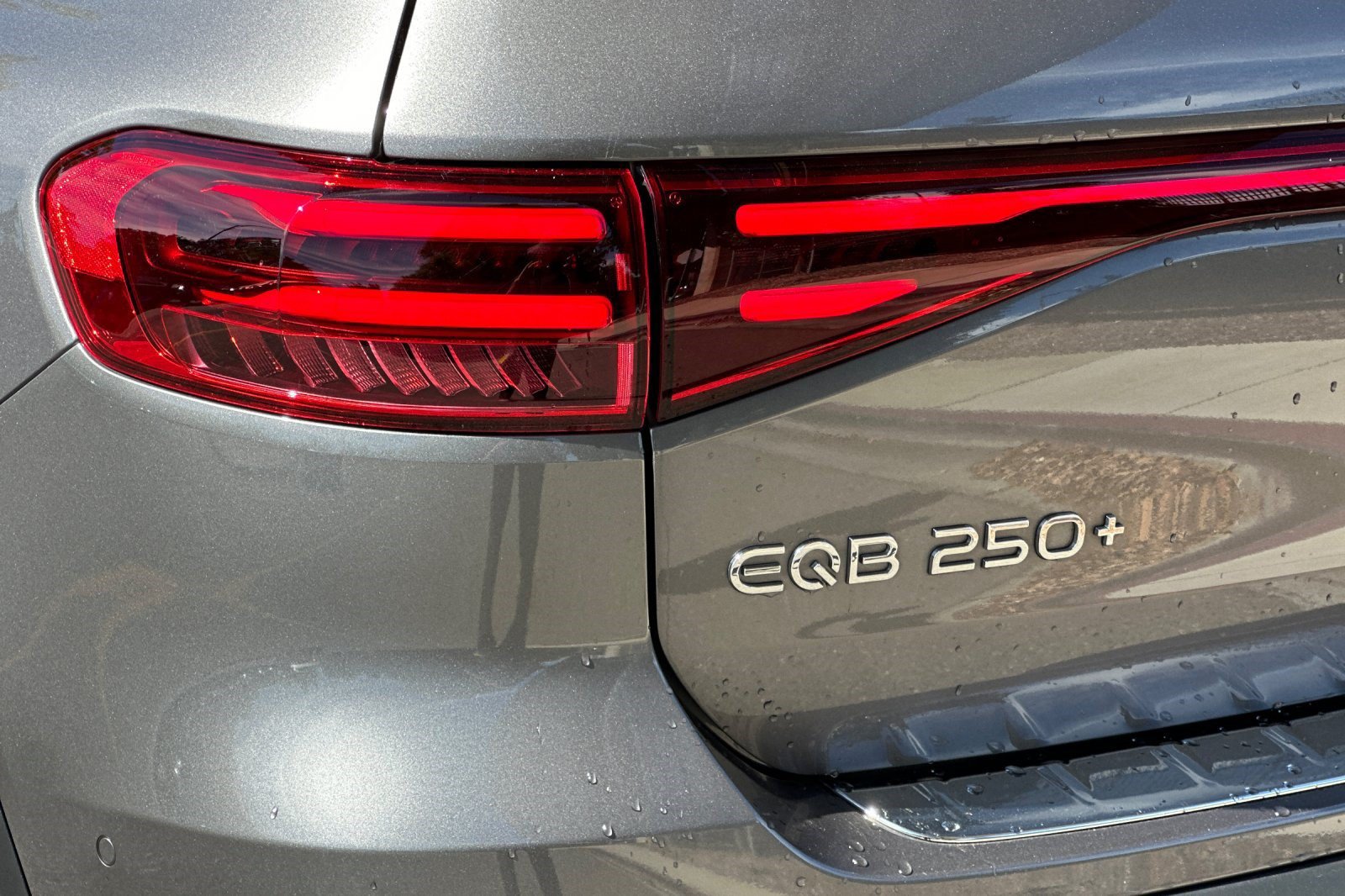 Certified 2024 Mercedes-Benz EQB 250+ image 32
