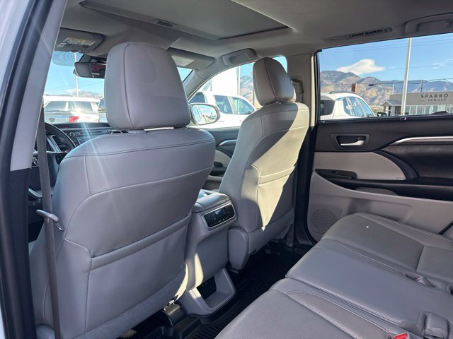 Used 2019 Toyota Highlander Limited AWD/4WD image 28