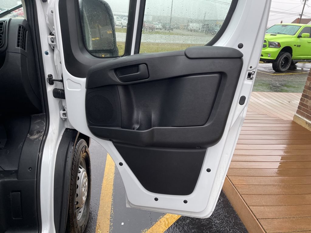 New 2025 RAM ProMaster 2500 w/ Premium Convenience Group FWD image 8
