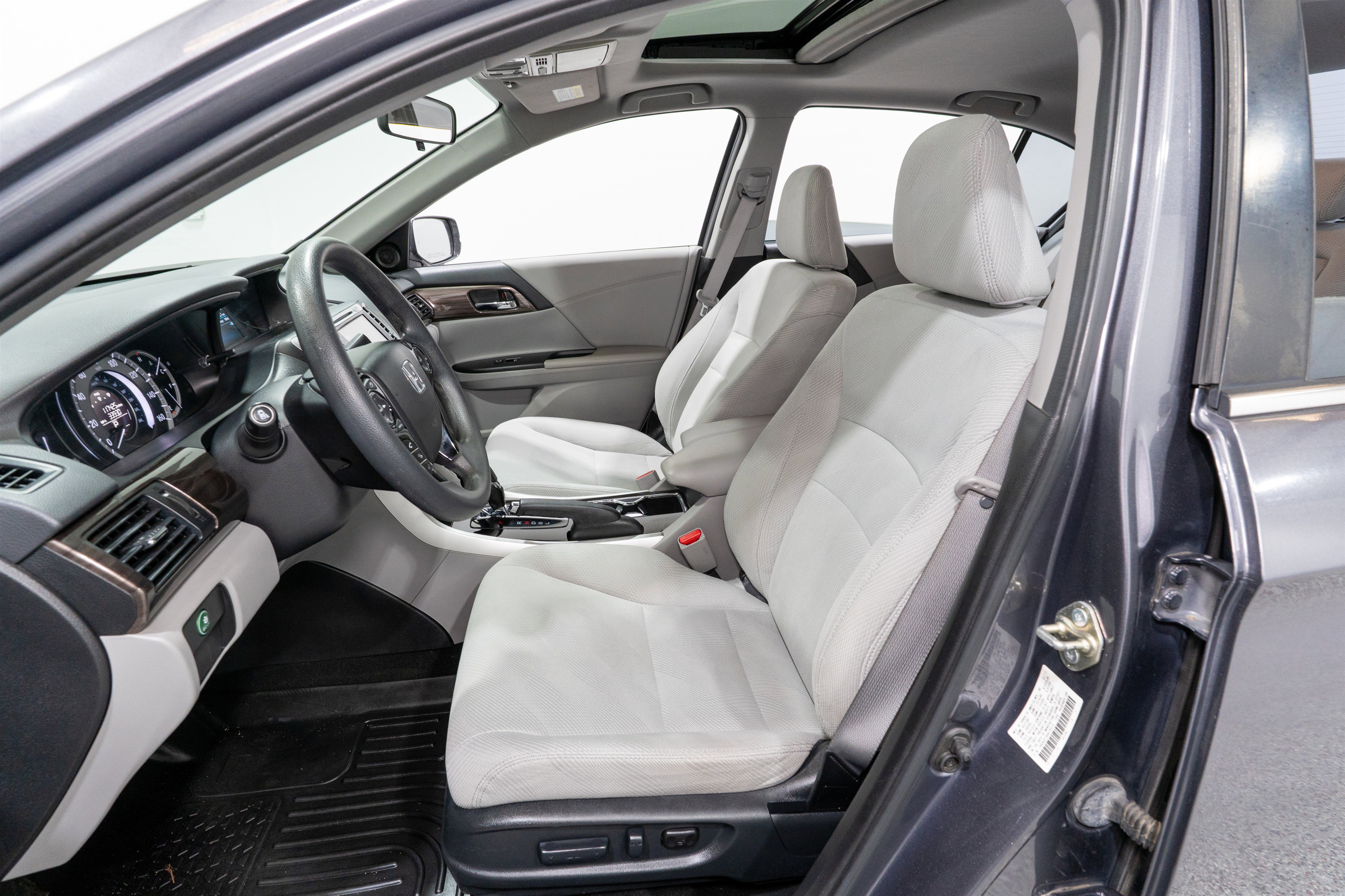 Used 2017 Honda Accord EX image 14