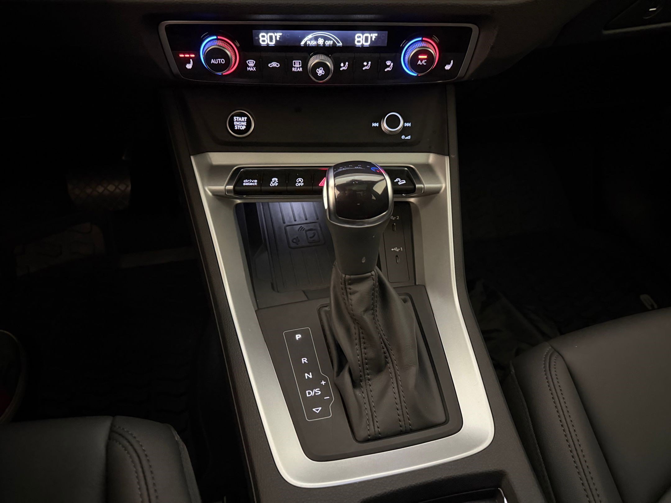 Certified 2025 Audi Q3 2.0T Premium w/ Convenience Package AWD/4WD image 19