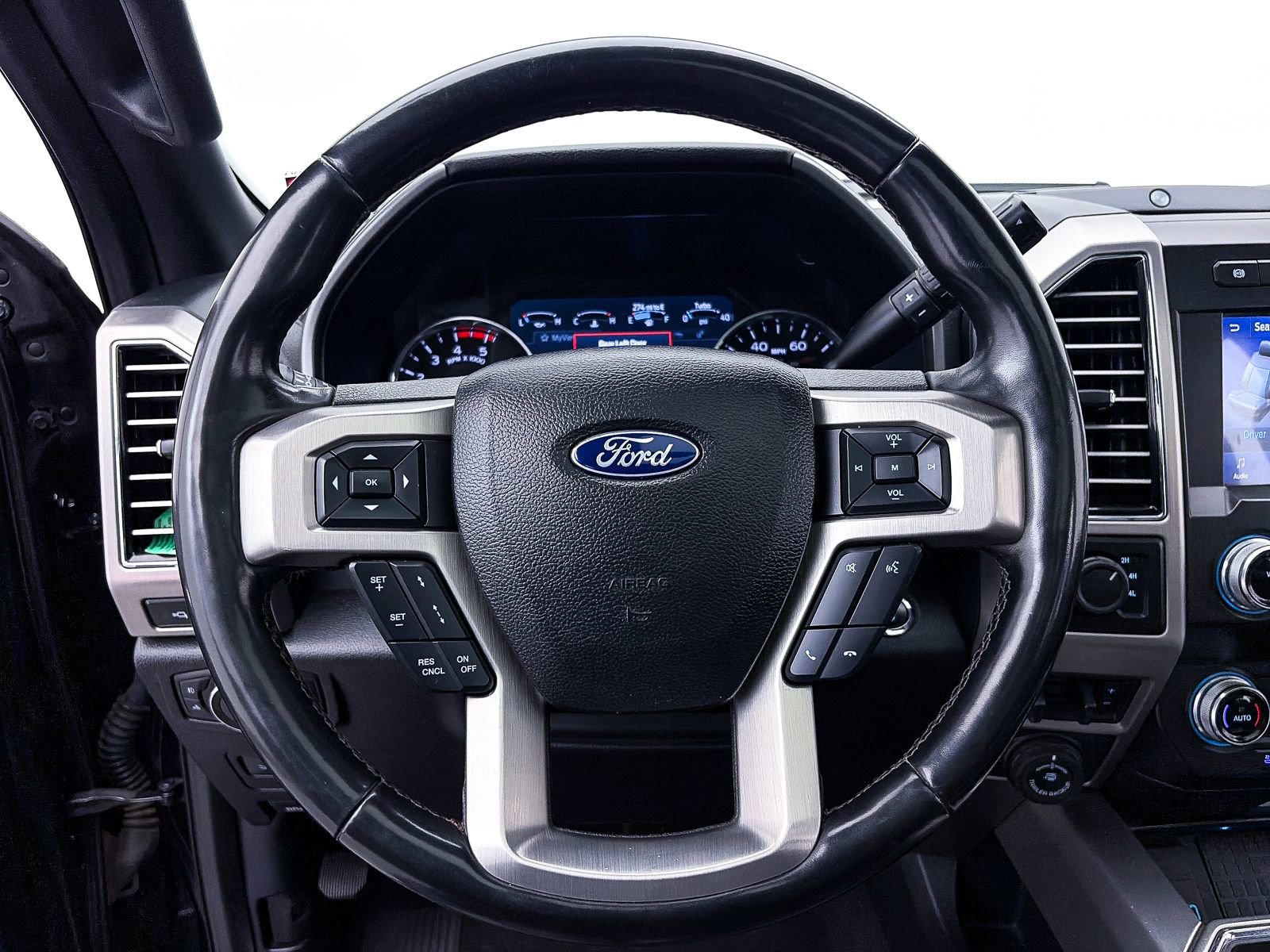 Used 2021 Ford F350 Platinum w/ Tremor Off-Road Package AWD/4WD image 37