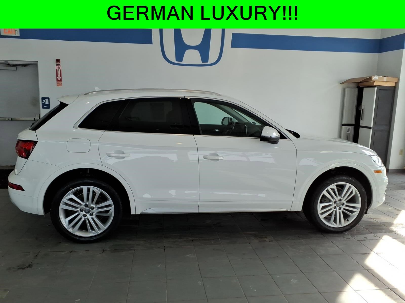 Used 2019 Audi Q5 2.0T Premium Plus w/ Premium Plus Package image 2