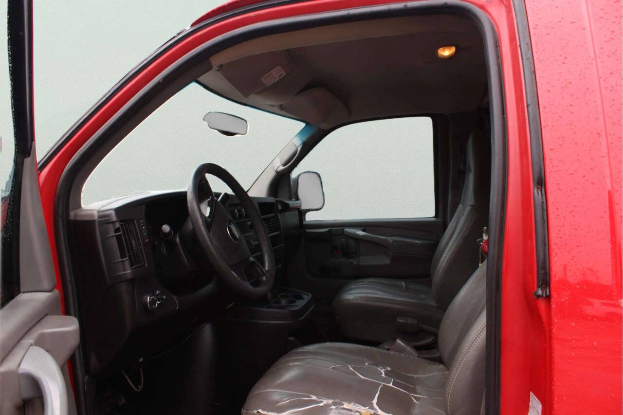Used 2009 Chevrolet Express 1500 RWD image 7