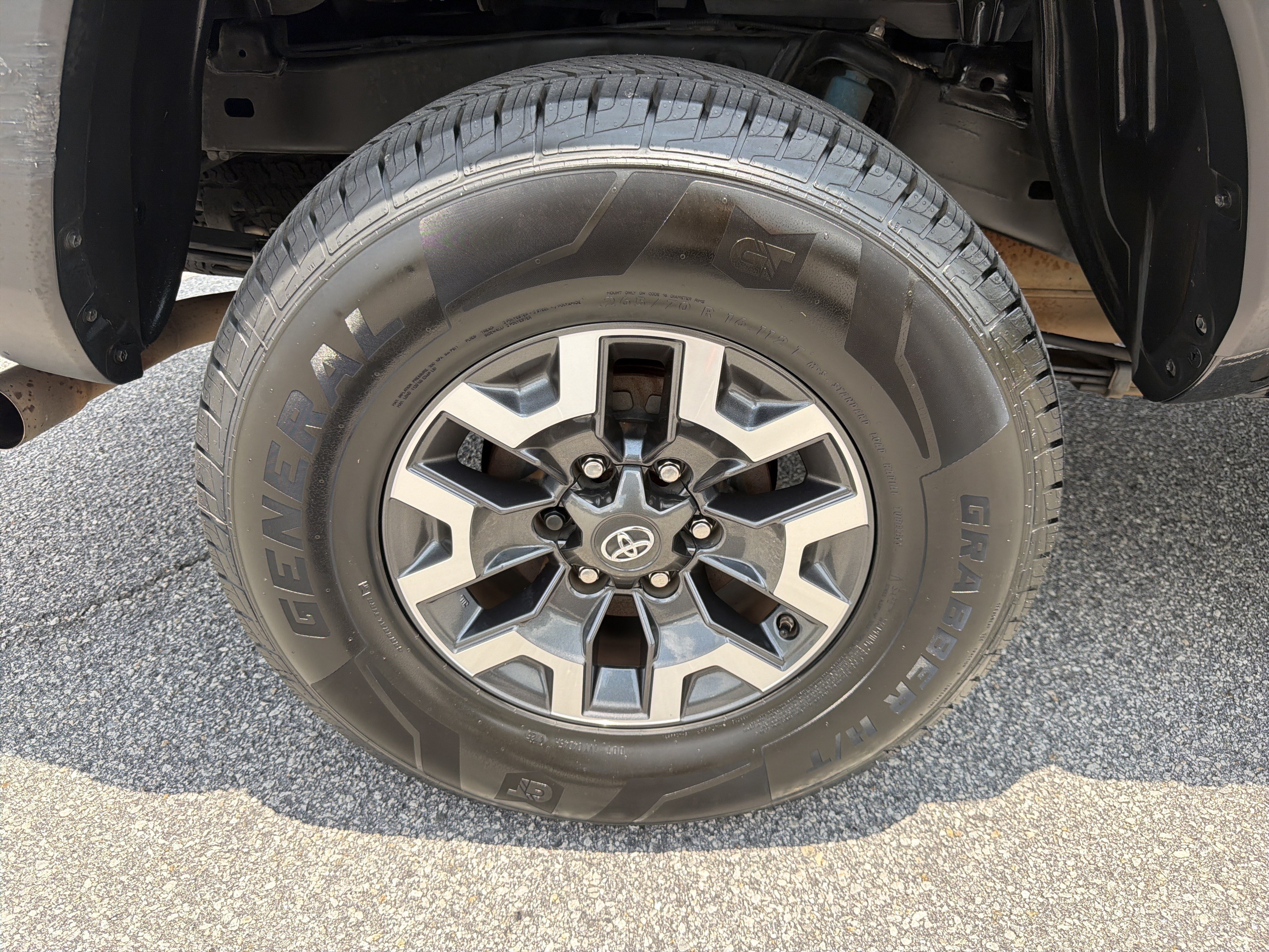Used 2019 Toyota Tacoma TRD Off-Road AWD/4WD image 28