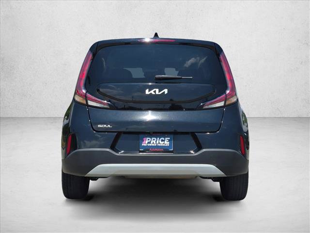 Used 2023 Kia Soul LX FWD image 7