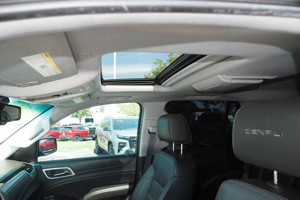 Used 2018 GMC Yukon Denali AWD/4WD image 15