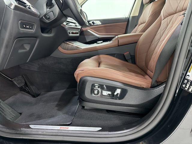 Used 2026 BMW X7 xDrive40i w/ Premium Package image 14