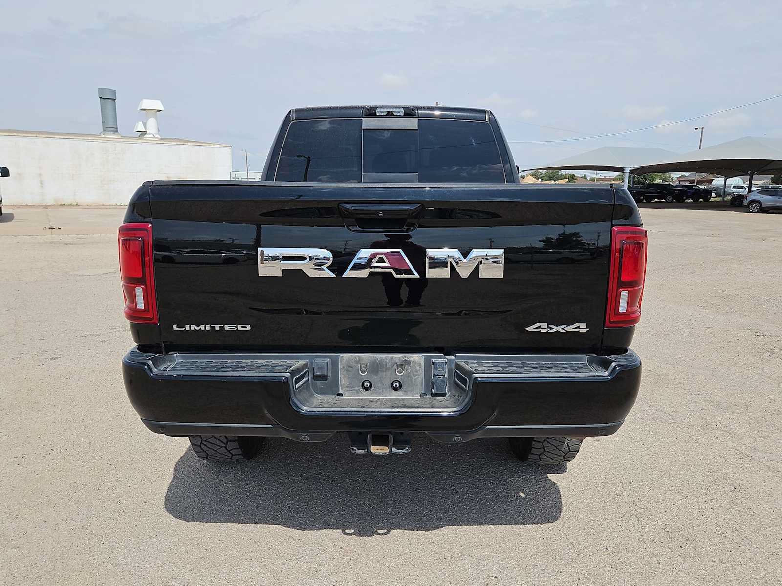 Used 2025 RAM 2500 Limited AWD/4WD image 7