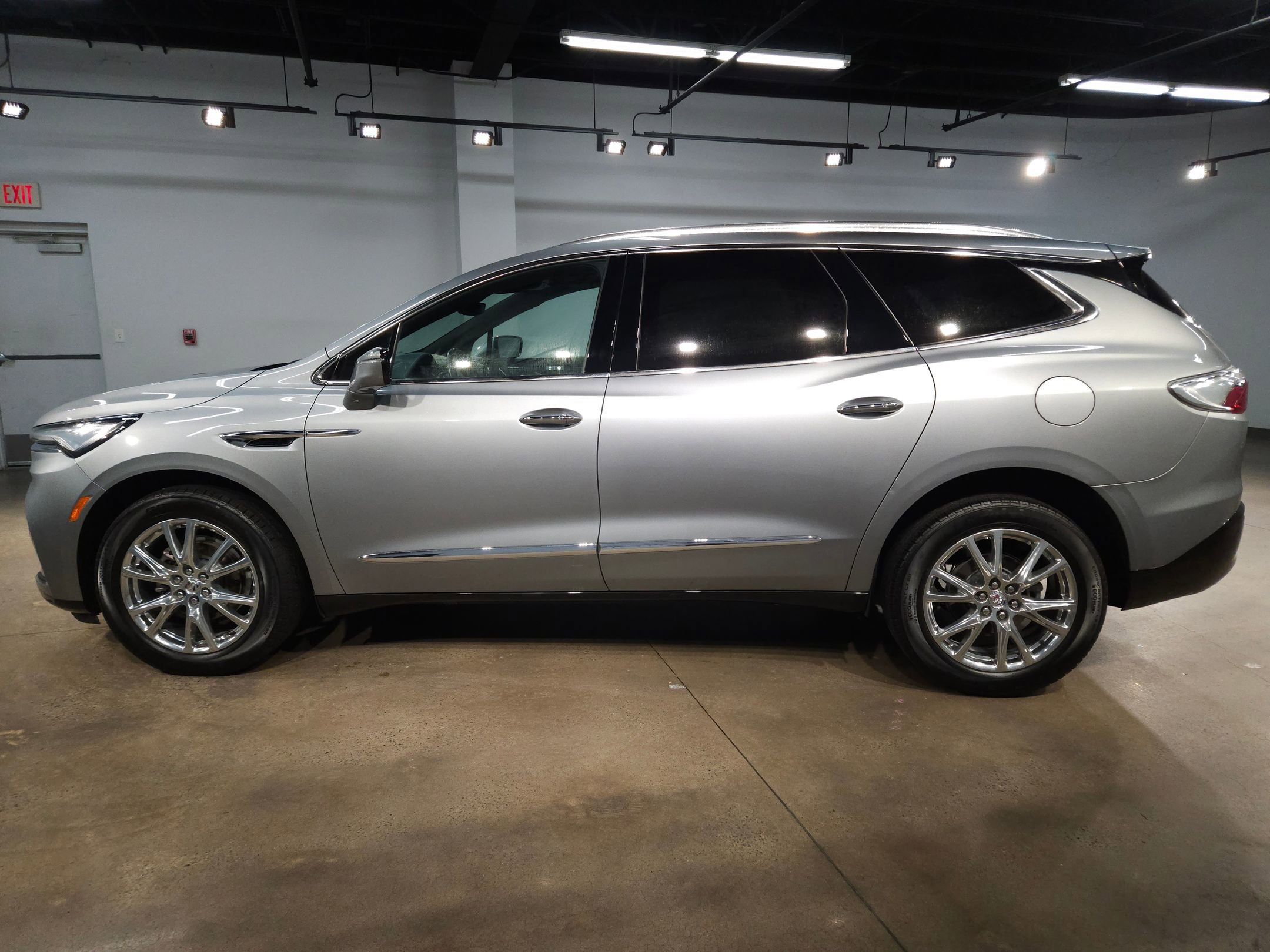 Used 2023 Buick Enclave Premium w/ Experience Buick Package image 4