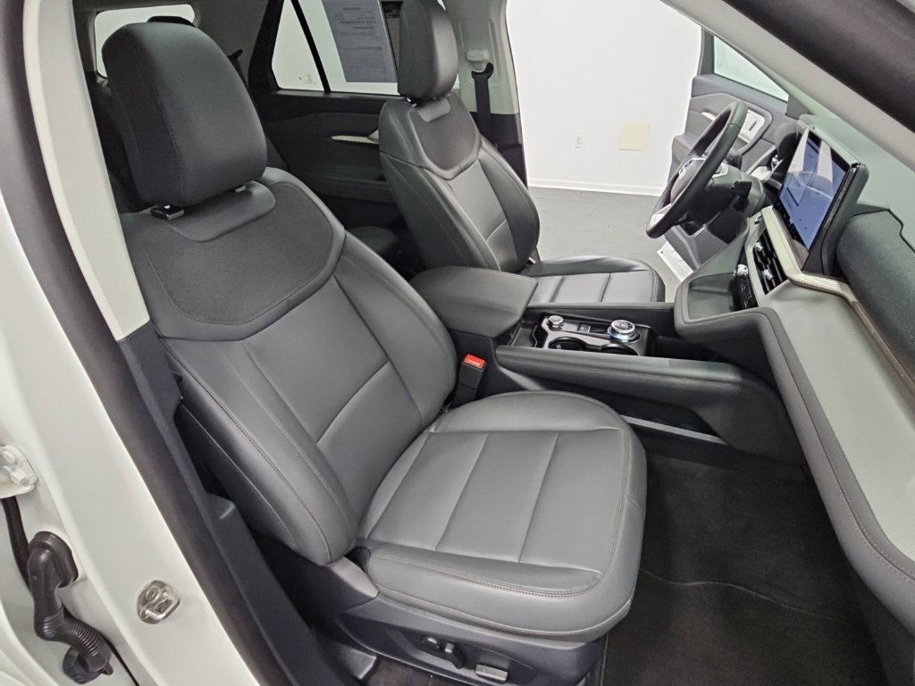 Used 2026 Ford Explorer Active w/ Active Comfort Package AWD/4WD image 42