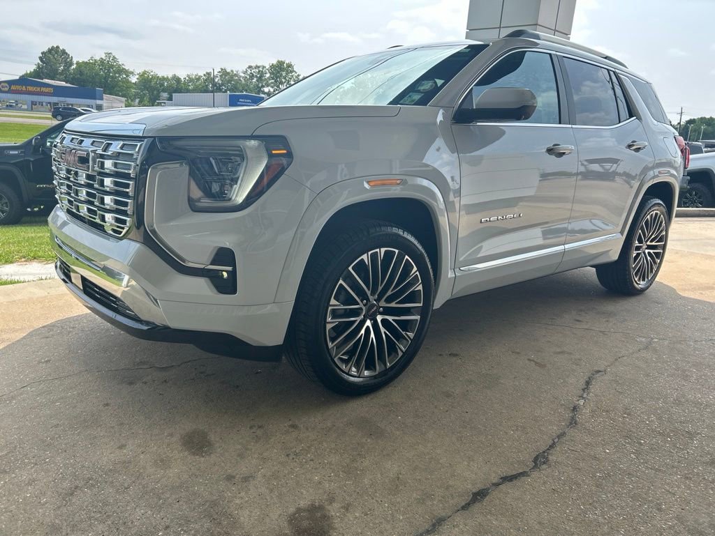 Used 2026 GMC Terrain Denali w/ LPO, Floor Liner Package AWD/4WD image 4