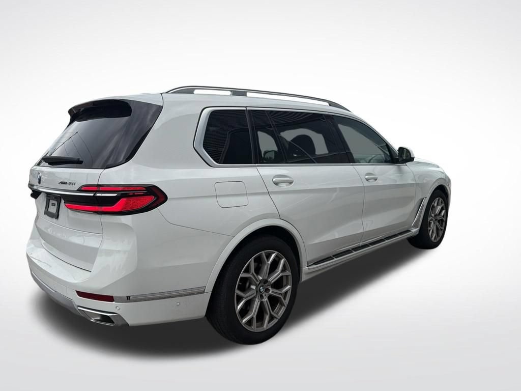 Used 2025 BMW X7 xDrive40i AWD/4WD image 4