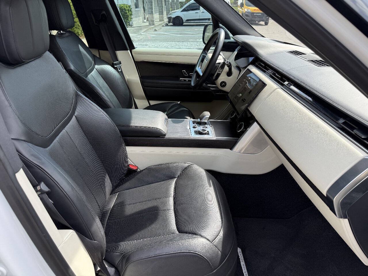 Used 2022 Land Rover Range Rover Long Wheelbase SE AWD/4WD image 18