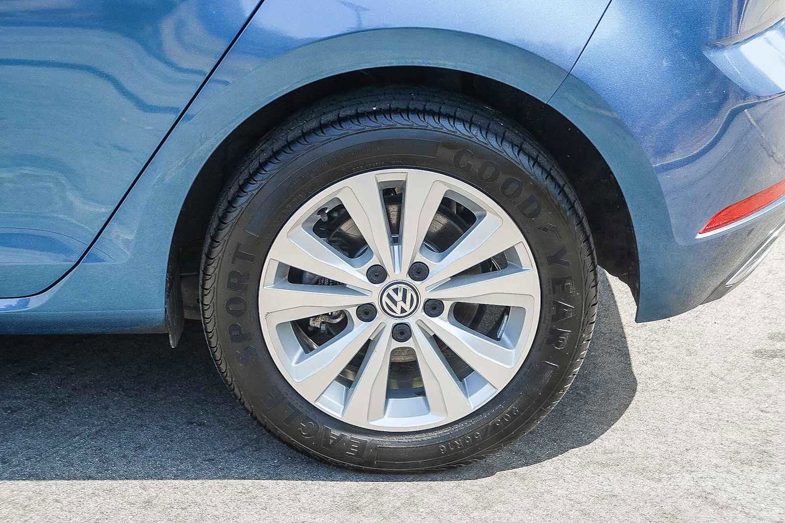 Used 2018 Volkswagen Golf SE FWD image 11