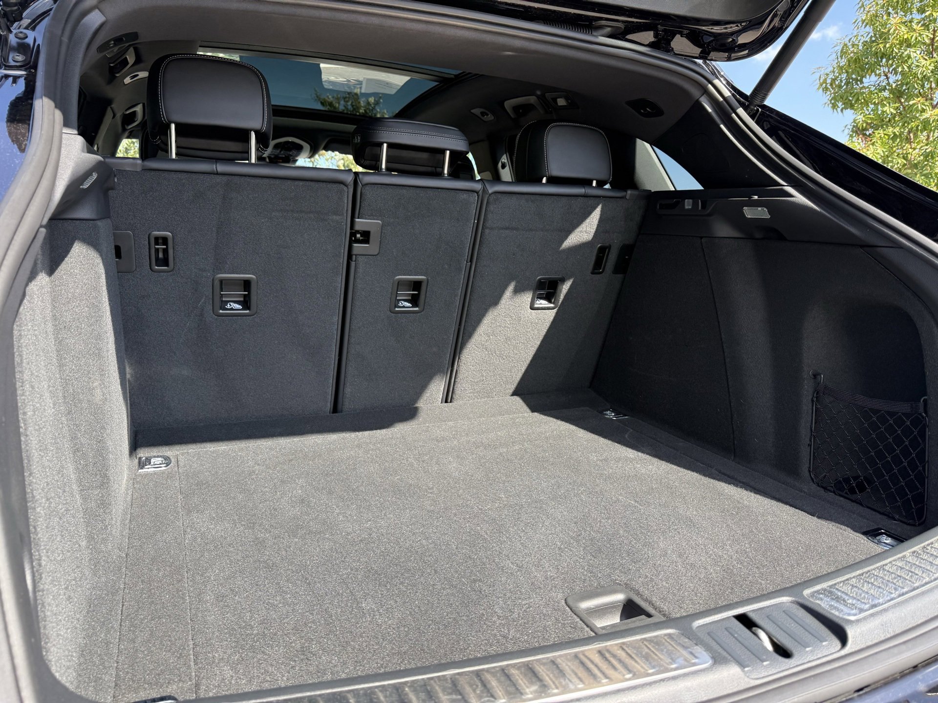 Used 2025 Porsche Macan image 32