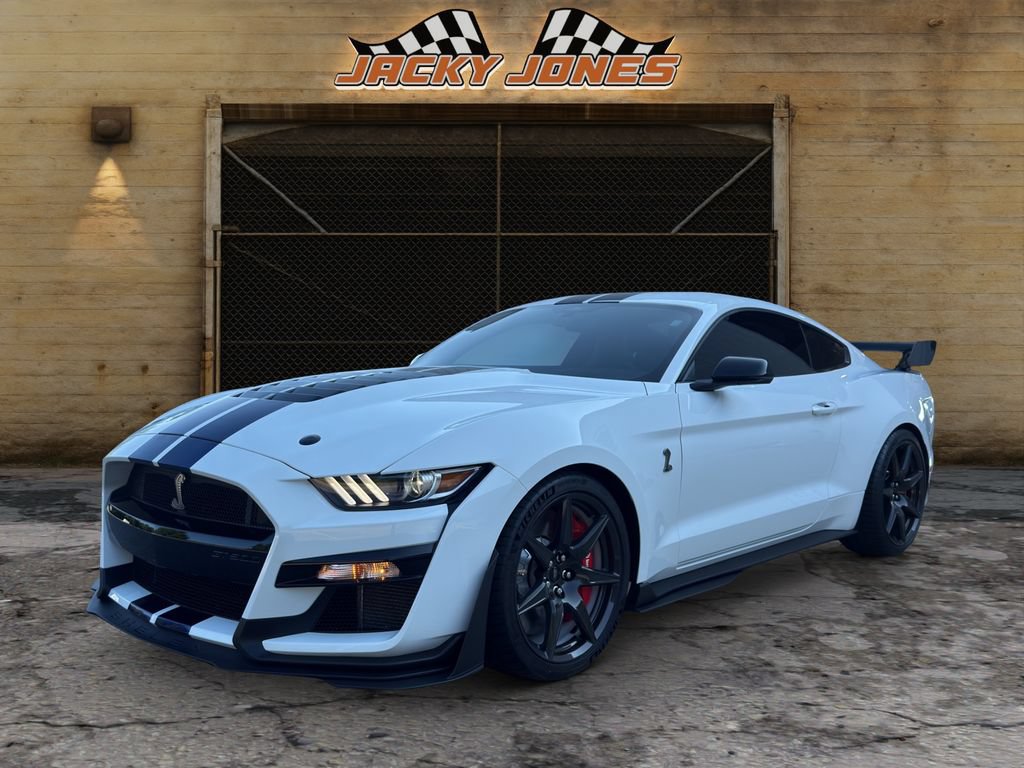 Used 2021 Ford Mustang Shelby GT500 w/ Carbon Fiber Track Pack RWD image 2
