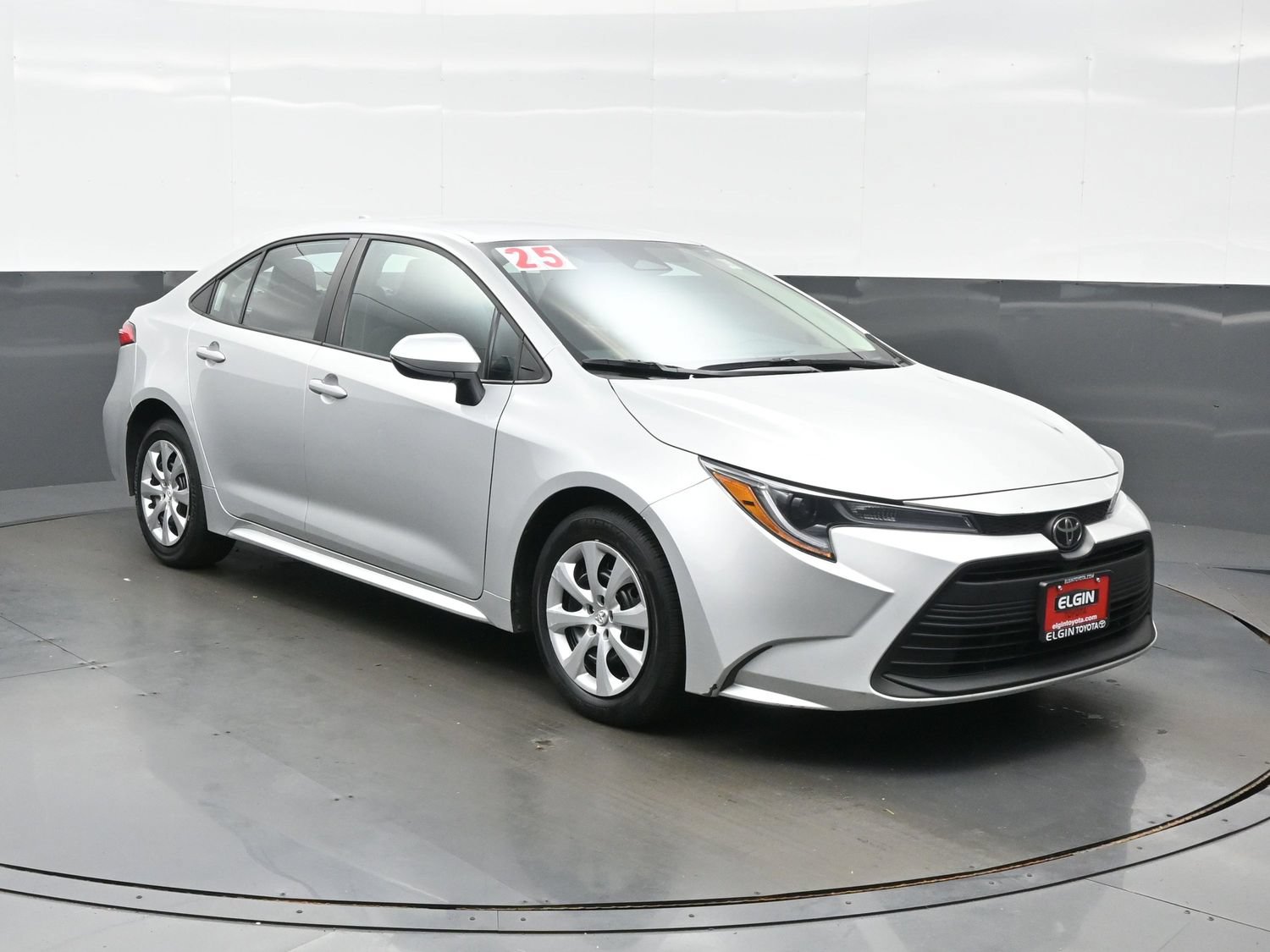 Used 2025 Toyota Corolla LE FWD image 8