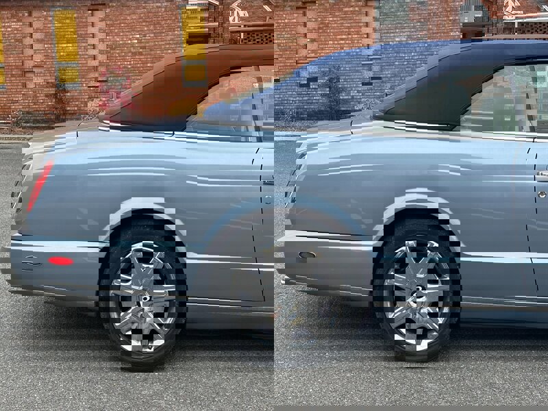 Used 2007 Bentley Azure image 6