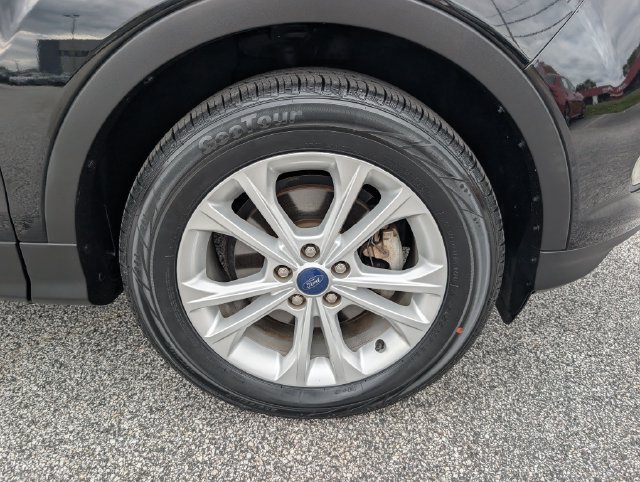 Used 2017 Ford Escape SE FWD image 9