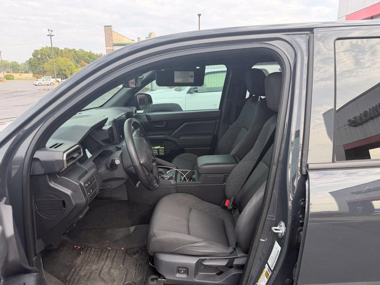 Used 2024 Toyota Tacoma SR AWD/4WD image 7