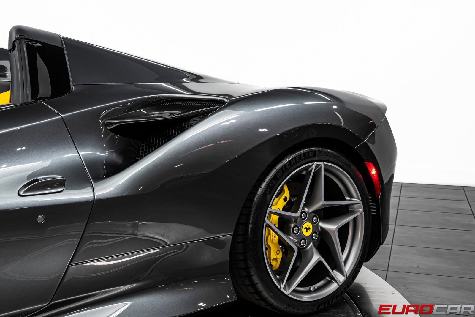 Used 2022 Ferrari F8 Tributo image 20