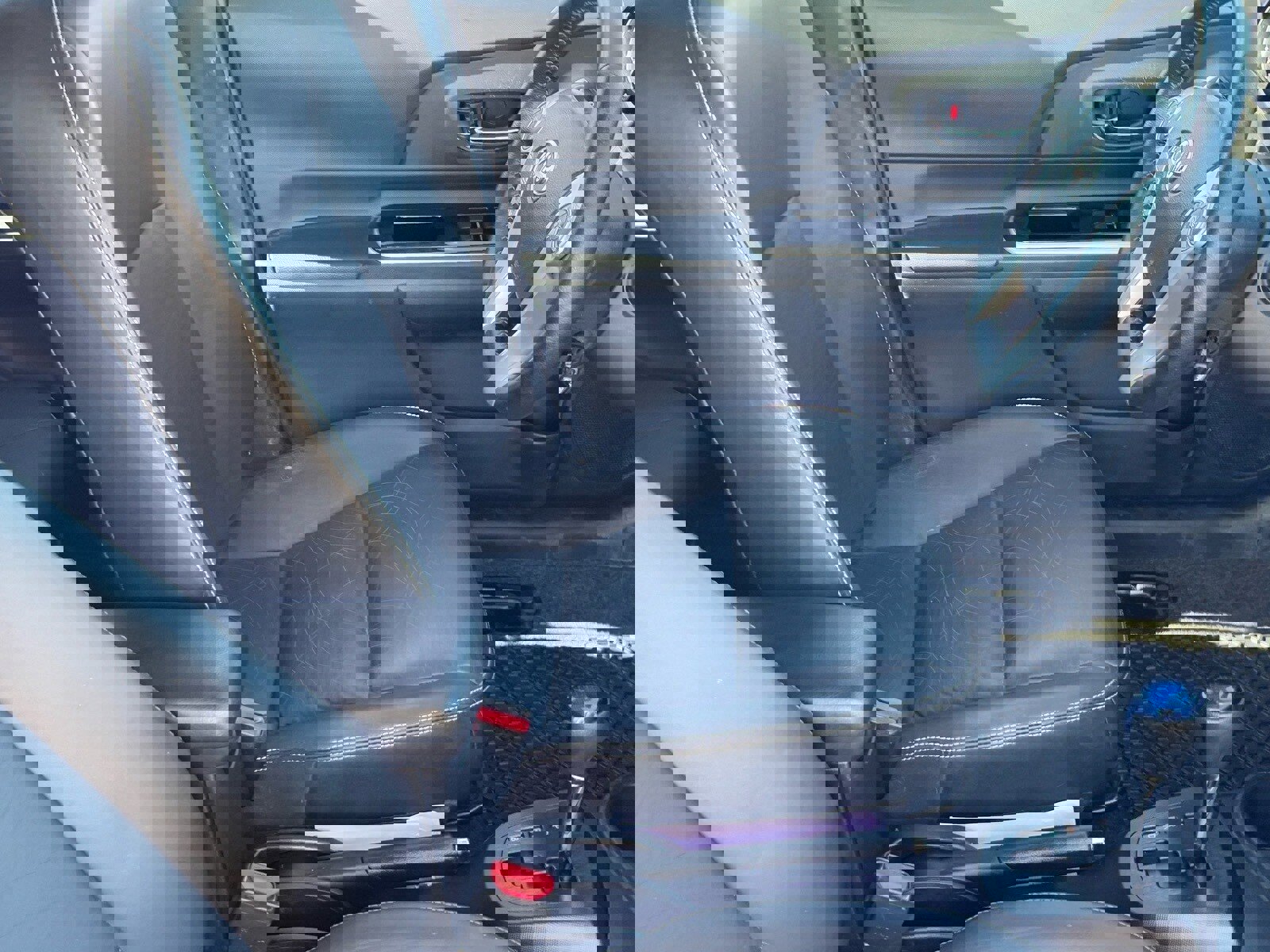 Used 2015 Toyota Prius C image 10