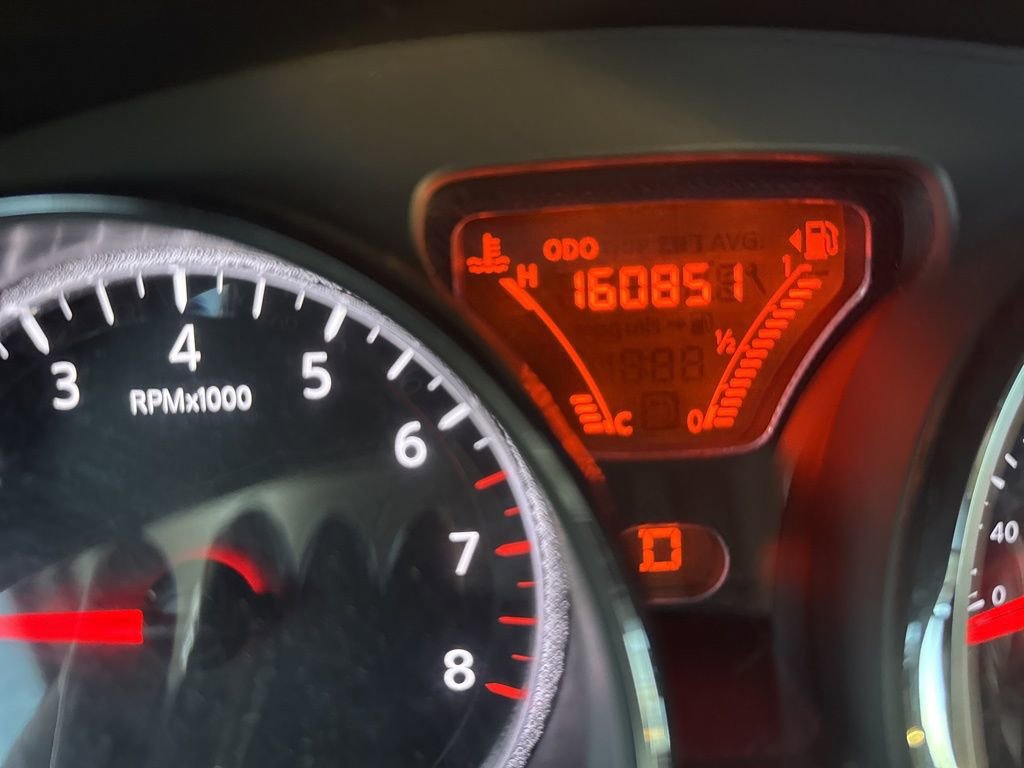 Used 2014 Nissan Versa SV w/ Convenience Package FWD video 2