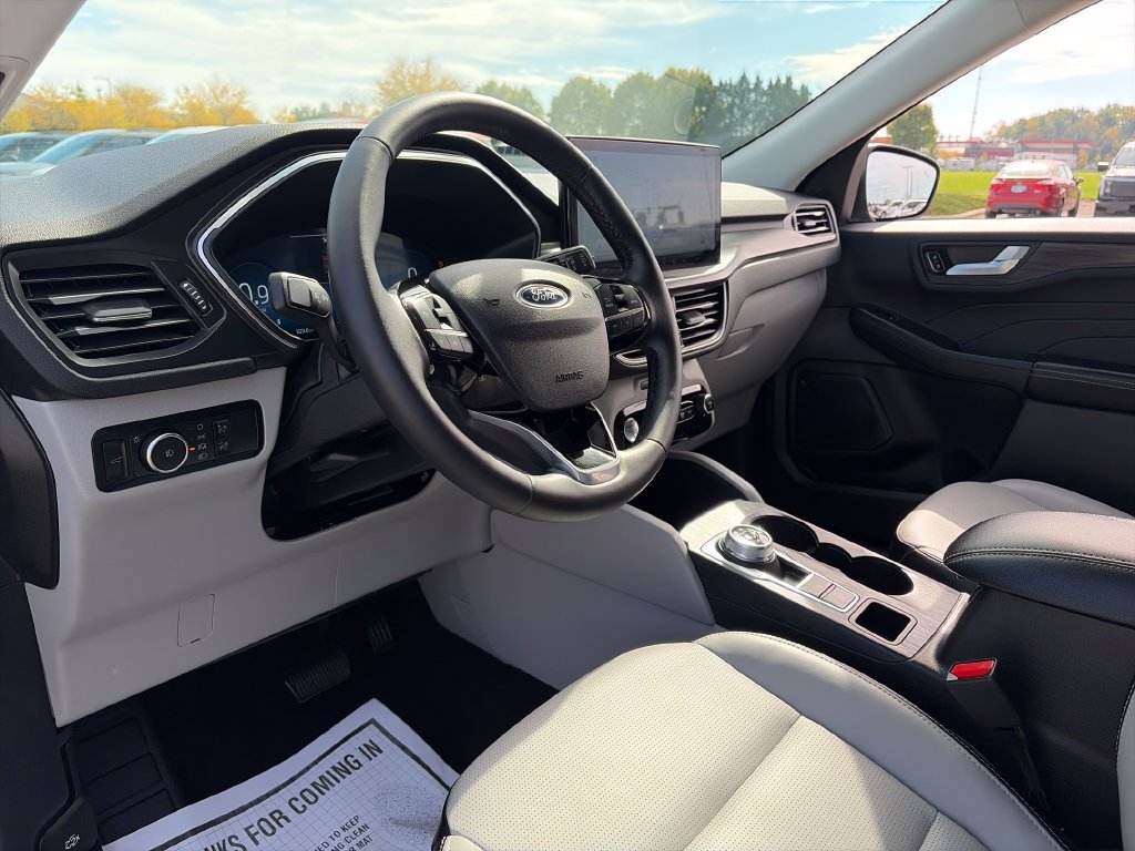 Used 2024 Ford Escape Platinum AWD/4WD image 14