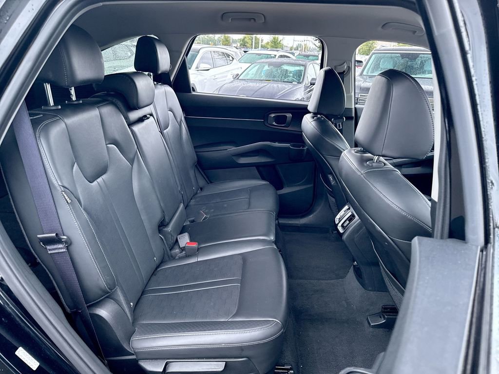 Used 2024 Kia Sorento S image 31