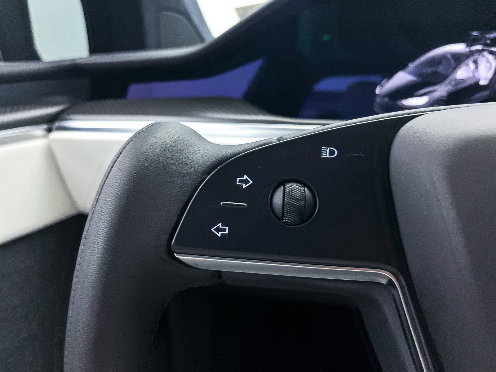 Used 2022 Tesla Model X Plaid image 28